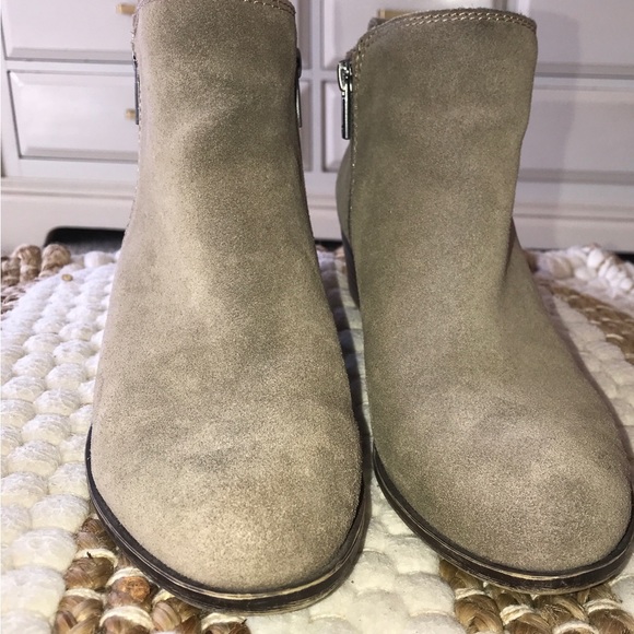 Lucky Brand Basil Ankle Booties - Picture 6 of 9
